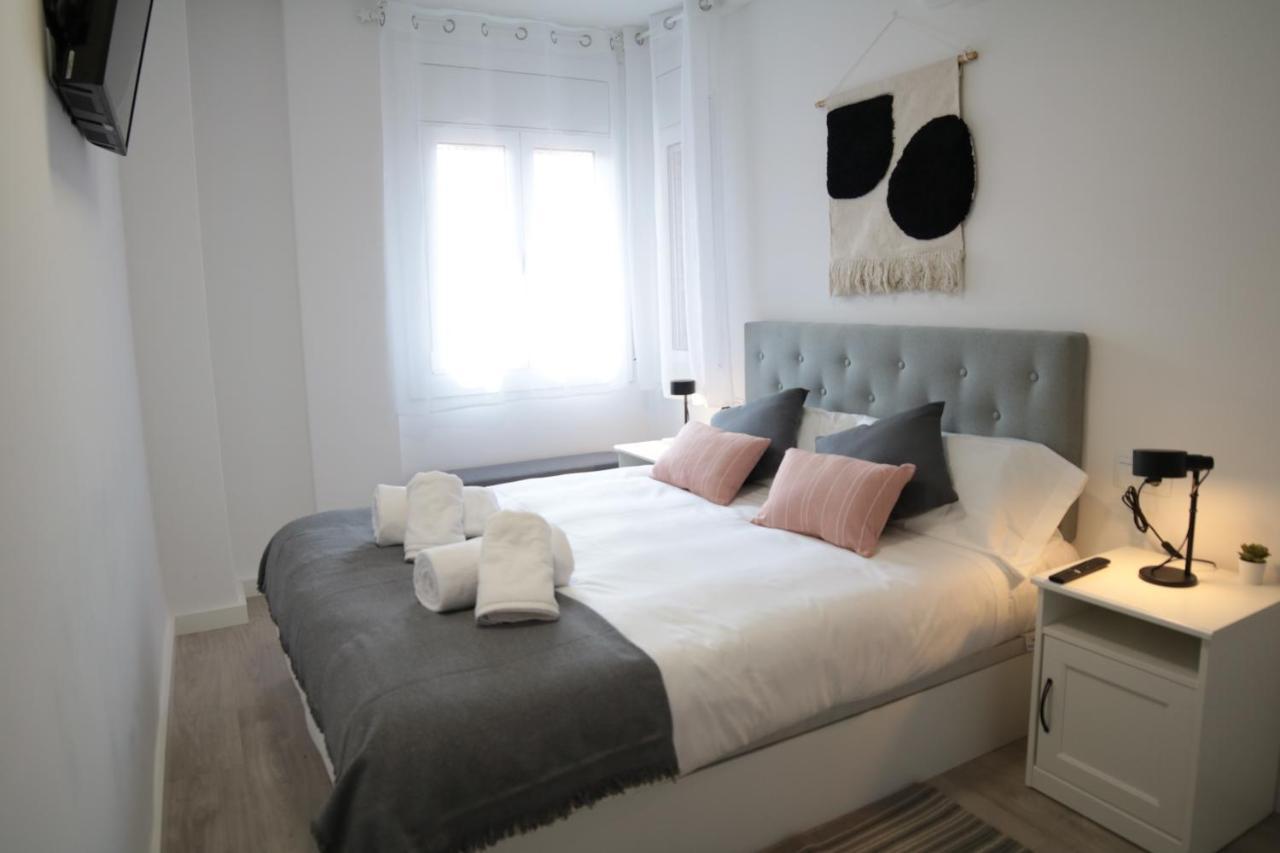 Modern Apartament Al Costat Del Parc De La Devesa Girona Luaran gambar