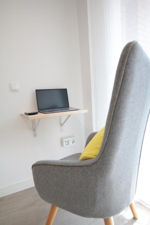 Modern Apartament Al Costat Del Parc De La Devesa Girona Luaran gambar