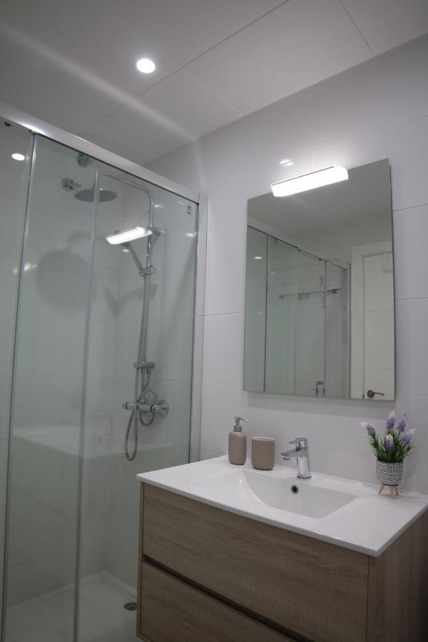 Modern Apartament Al Costat Del Parc De La Devesa Girona Luaran gambar